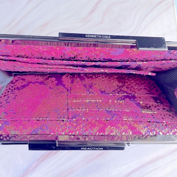 Kenneth Cole Clutch Wallet! 💕 - Picture 2 of 3